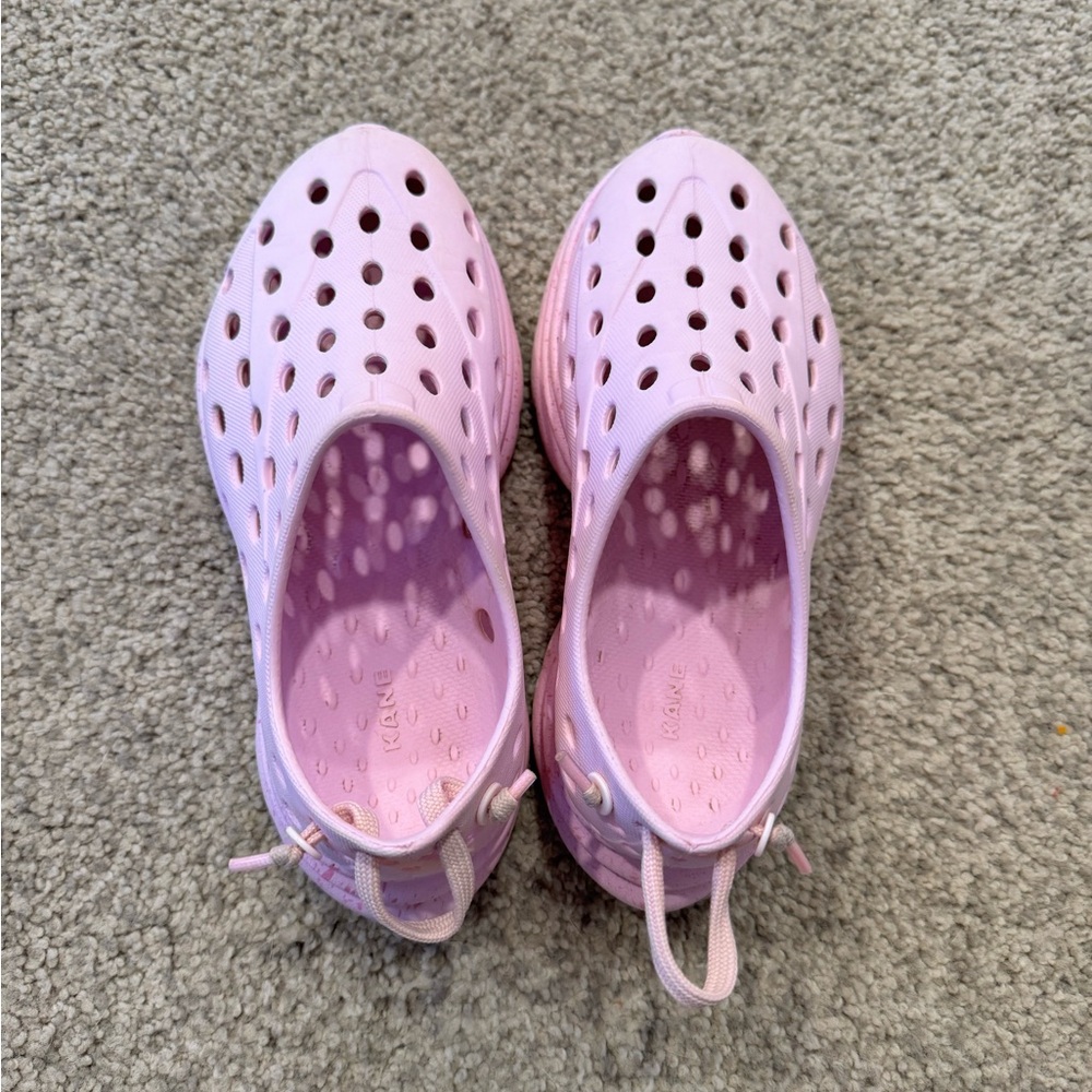 Kane Footwear - Bubblegum Pink - Size 13 - Barely worn